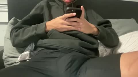 Snapshot of paolb305 chatting on January 2025 02:43:02 AM El wolf online show from January 2025 02:43:02 AM