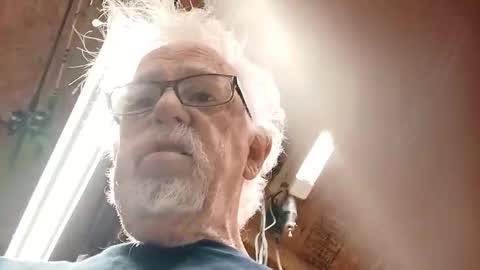 Snapshot of papajb70 chatting on November 2025 01:41:02 AM papajb70 online show from November 2025 01:41:02 AM