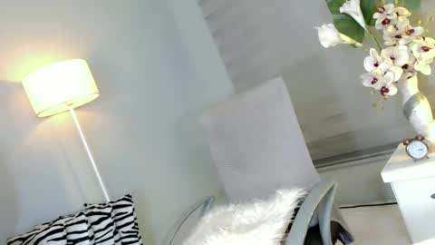 Fina Dwarf online show from December 2024 03:28:02 PM