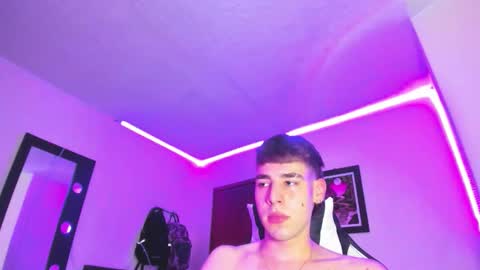 Snapshot of papinoha chatting on December 2025 01:43:02 AM Noha online show from December 2025 01:43:02 AM