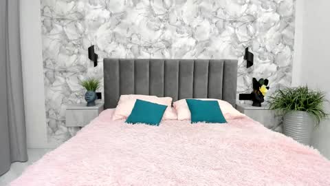 Melena online show from November 2025 08:29:02 AM