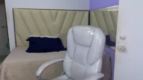 Amy and my doll online show from December 2024 07:10:01 AM