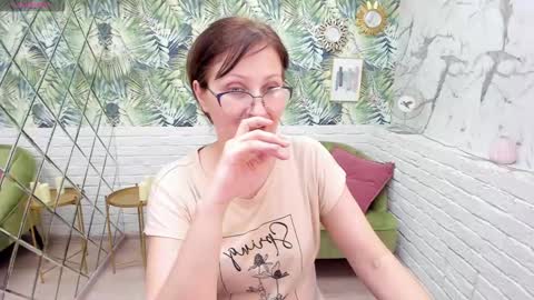 Paris online show from January 2025 11:21:02 PM