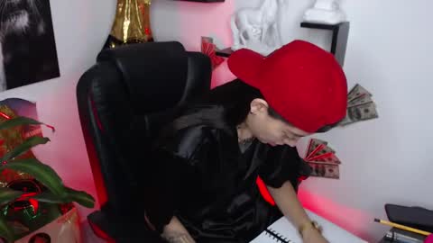 Paris D angelo online show from January 2025 02:02:01 AM