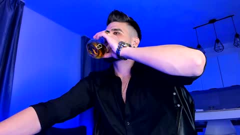 Paris online show from December 2024 10:47:02 PM