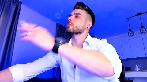 Paris online show from January 2025 07:23:01 AM