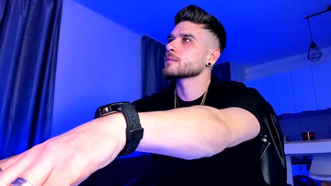 Paris online show from January 2025 11:08:01 PM