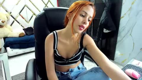 paris petit online show from October 2025 08:42:02 PM