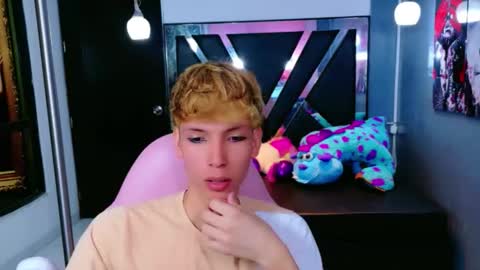 park_jimin1 online show from September 2025 12:39:01 PM