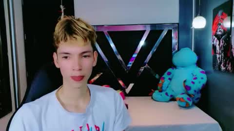 park_jimin1 online show from December 2025 12:20:01 PM