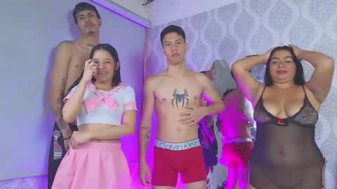 Danna online show from November 2025 01:34:02 PM