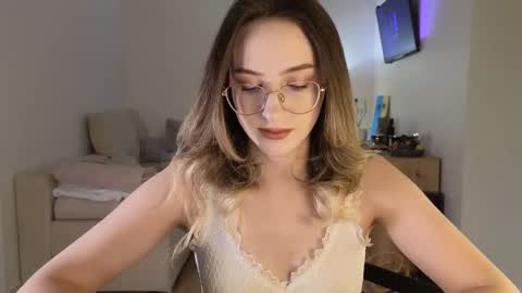 Anna online show from February 2026 09:22:02 PM