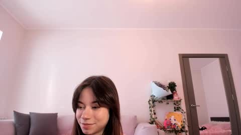 Bella online show from November 2025 04:33:02 AM