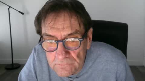 Snapshot of pastelito76 chatting on November 2025 04:06:02 PM Bob online show from November 2025 04:06:02 PM