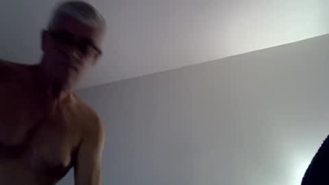 patrick5275 online show from September 2025 10:00:01 PM