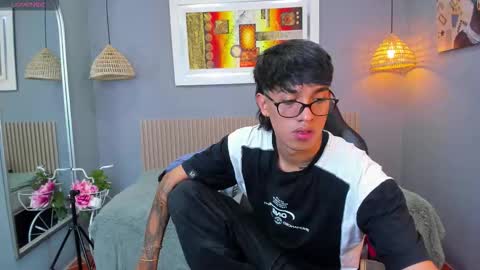 PATRICK online show from November 2025 07:45:02 PM