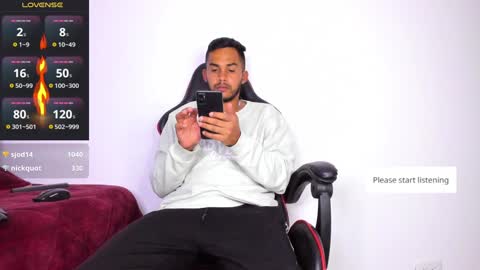 Snapshot of patrick_hot69 chatting on January 2025 07:13:02 AM patrick_hot69 online show from January 2025 07:13:02 AM