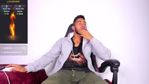 Snapshot of patrick_hot69 chatting on January 2025 04:45:01 AM patrick_hot69 online show from January 2025 04:45:01 AM