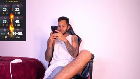 Snapshot of patrick_hot69 chatting on February 2025 03:33:01 AM patrick_hot69 online show from February 2025 03:33:01 AM