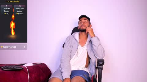 Snapshot of patrick_hot69 chatting on February 2025 02:04:01 AM patrick_hot69 online show from February 2025 02:04:01 AM