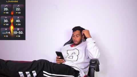 Snapshot of patrick_hot69 chatting on March 2025 01:53:02 AM patrick_hot69 online show from March 2025 01:53:02 AM