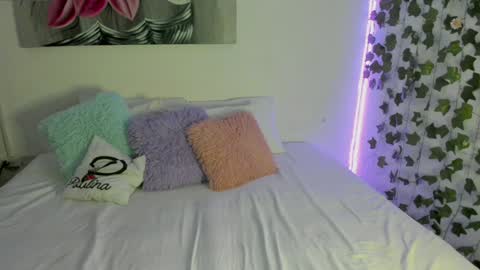 paulina online show from January 2025 12:00:02 AM