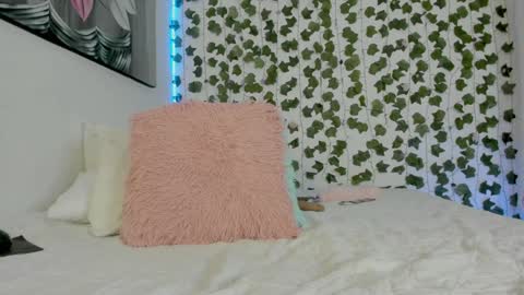 paulina online show from February 2025 02:29:02 AM