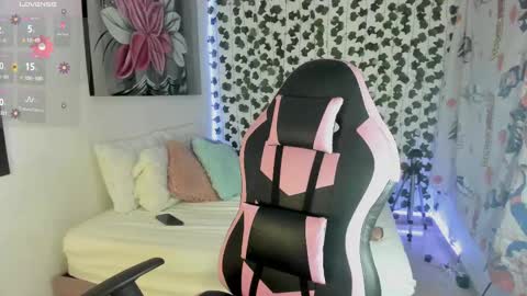 paulina online show from February 2025 10:44:02 AM