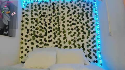 paulina online show from September 2025 02:11:01 AM