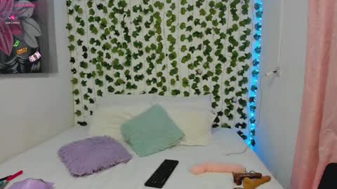 paulina online show from September 2025 02:46:02 AM