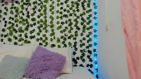 paulina online show from September 2025 10:52:02 AM