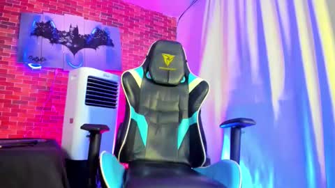 PAUL online show from November 2025 09:41:02 PM