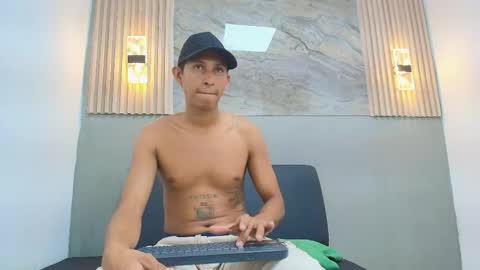 Snapshot of paul_conor chatting on May 2026 02:33:01 PM paul_conor online show from May 2026 02:33:01 PM