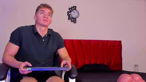 Paull George online show from October 2025 01:51:02 PM