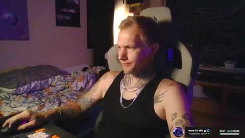 Snapshot of paul_razor chatting on June 2026 06:31:01 PM Paul online show from June 2026 06:31:01 PM