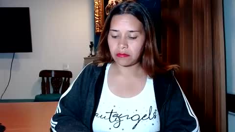 PAULA online show from January 2025 02:11:02 AM