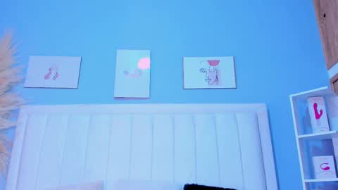 Pau online show from February 2025 07:41:01 PM