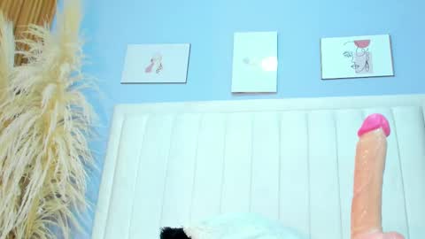 Pau online show from March 2025 10:31:02 PM