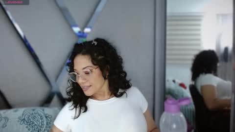 Paula online show from November 2025 11:05:01 PM