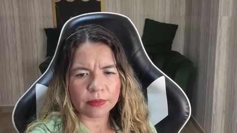 Snapshot of paula_lorens_t chatting on November 2025 03:06:02 AM paula online show from November 2025 03:06:02 AM