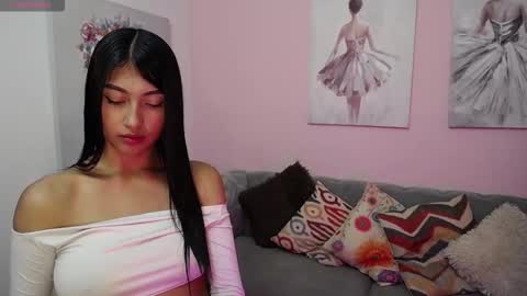 Pau online show from December 2025 12:14:01 PM