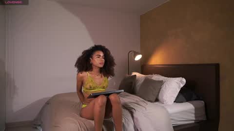 Paula online show from March 2025 12:00:02 AM