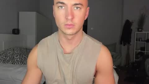 paulblack021 online show from November 2025 07:40:02 PM