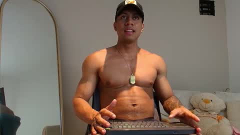 Snapshot of paulcreewx chatting on January 2026 05:23:02 AM paul online show from January 2026 05:23:02 AM