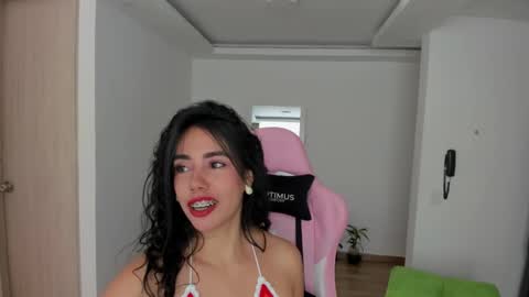 paulina online show from January 2025 08:09:01 PM