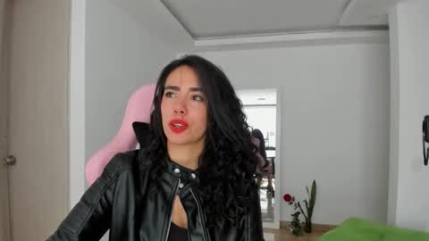 paulina online show from February 2025 07:35:01 PM