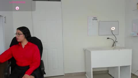 paulina online show from October 2025 07:47:01 PM