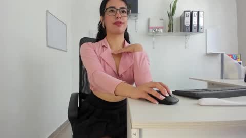 paulina online show from January 2026 06:34:02 PM