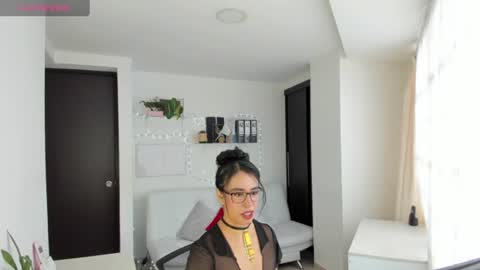 Snapshot of paulina_dossantos chatting on June 2026 07:01:02 PM paulina online show from June 2026 07:01:02 PM