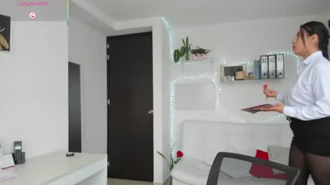 paulina online show from August 2026 06:43:02 PM